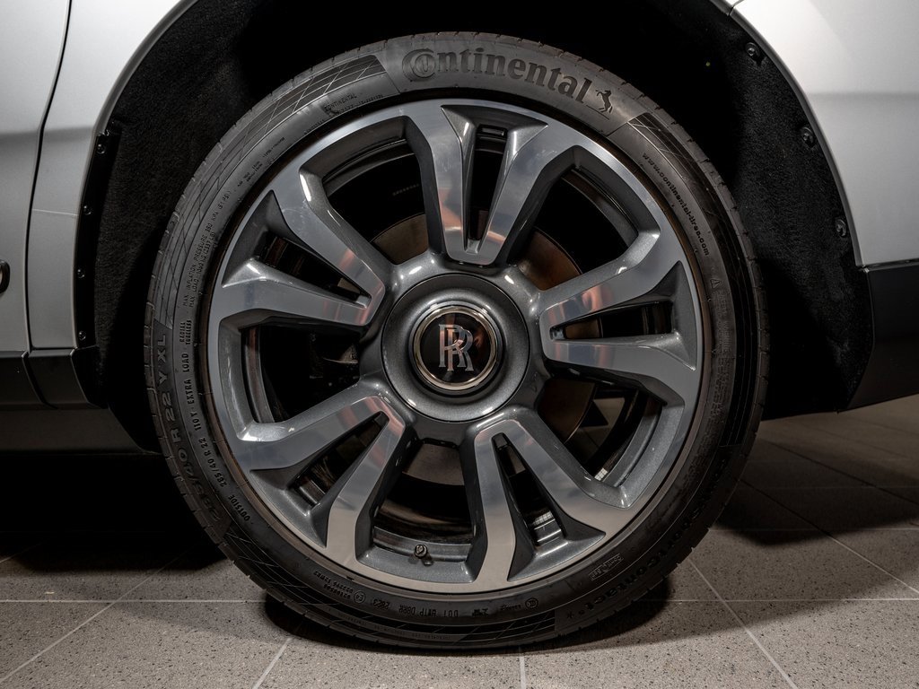 Used 2024 Rolls-Royce Cullinan image 35