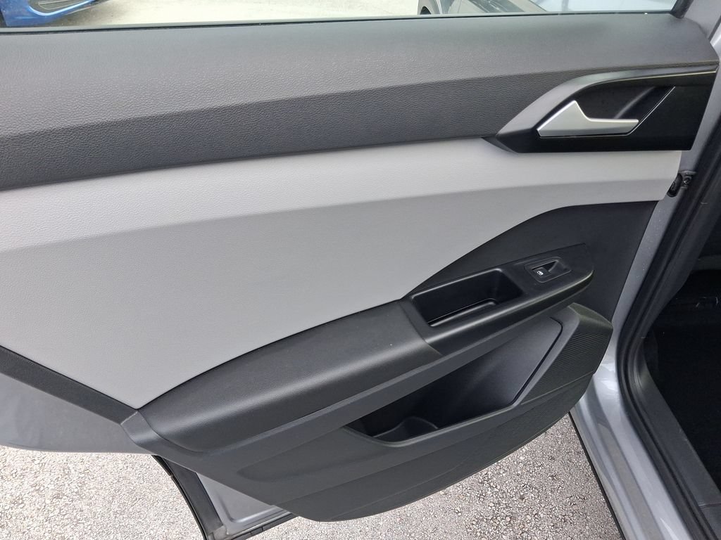 Used 2022 Volkswagen Taos S FWD image 11