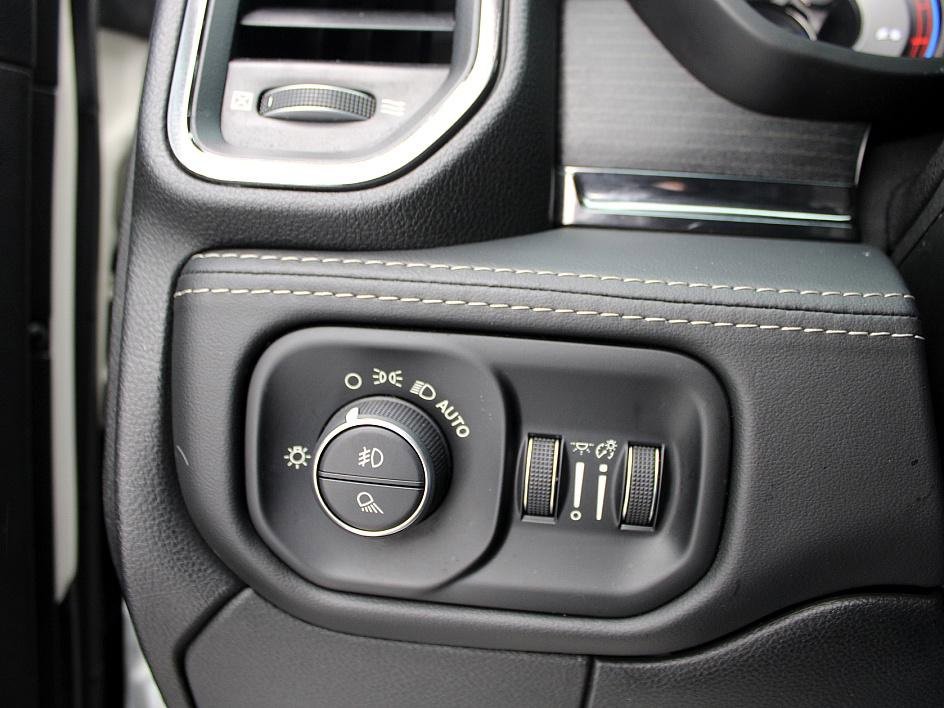 Used 2022 RAM 3500 Limited image 23