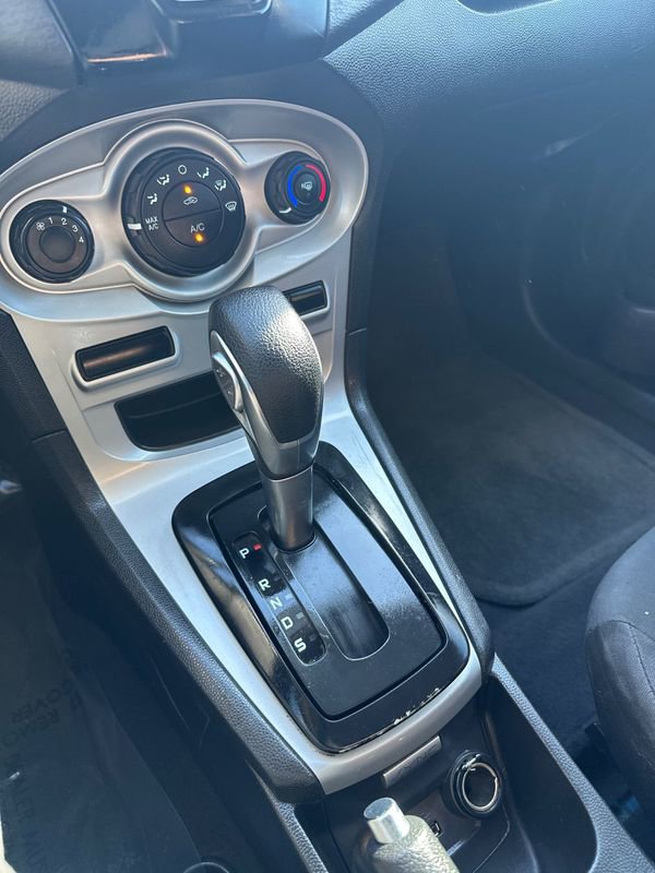 Used 2018 Ford Fiesta SE image 25