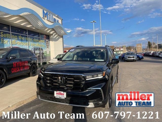 Used 2023 Honda Pilot Elite image 1