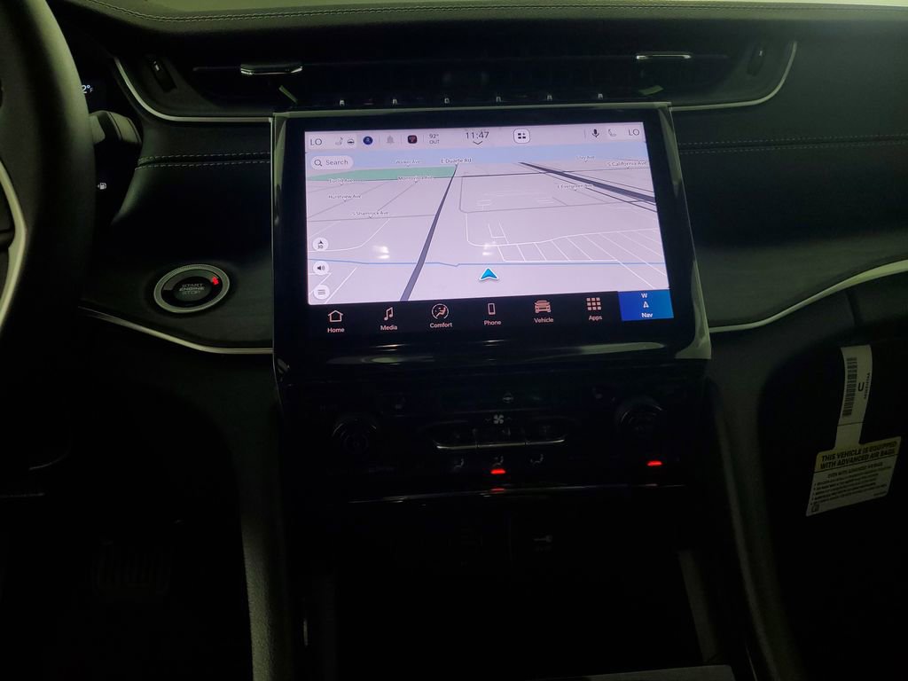 New 2025 Jeep Grand Cherokee Limited w/ Black Appearance Package image 16