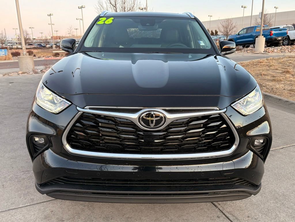 Used 2026 Toyota Highlander Limited image 2