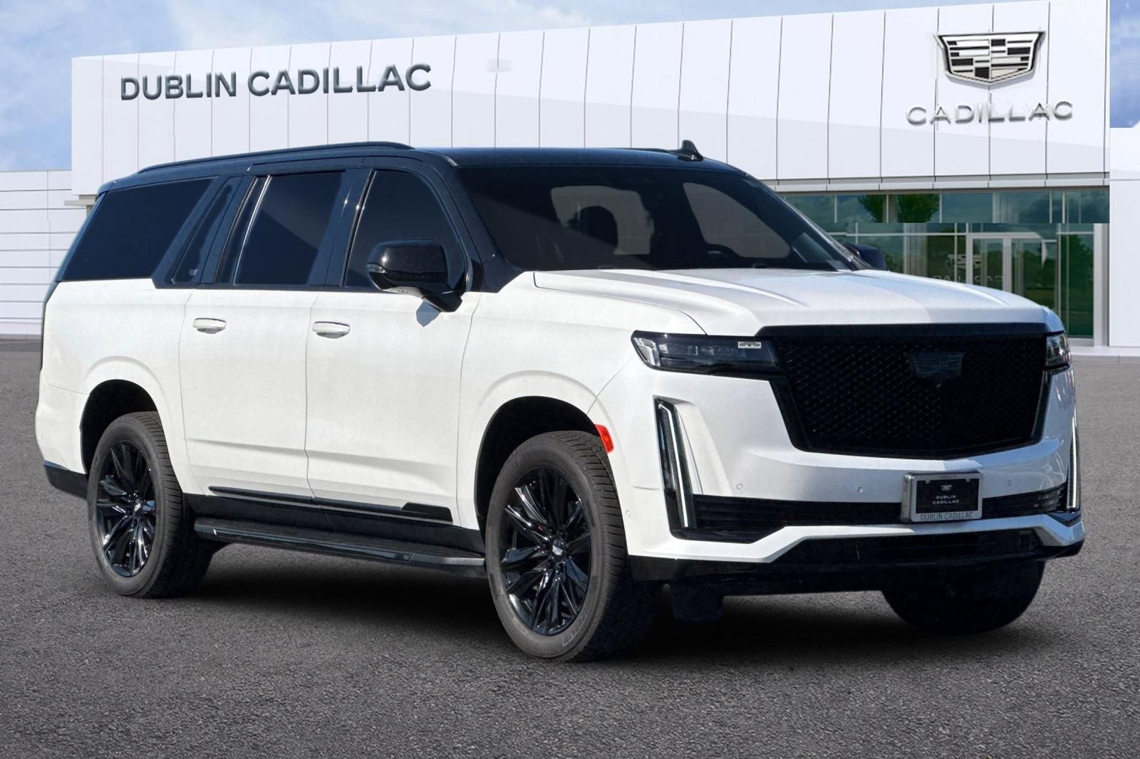 Used 2021 Cadillac Escalade ESV Sport Platinum w/ Heavy-Duty Trailer Package AWD/4WD image 1