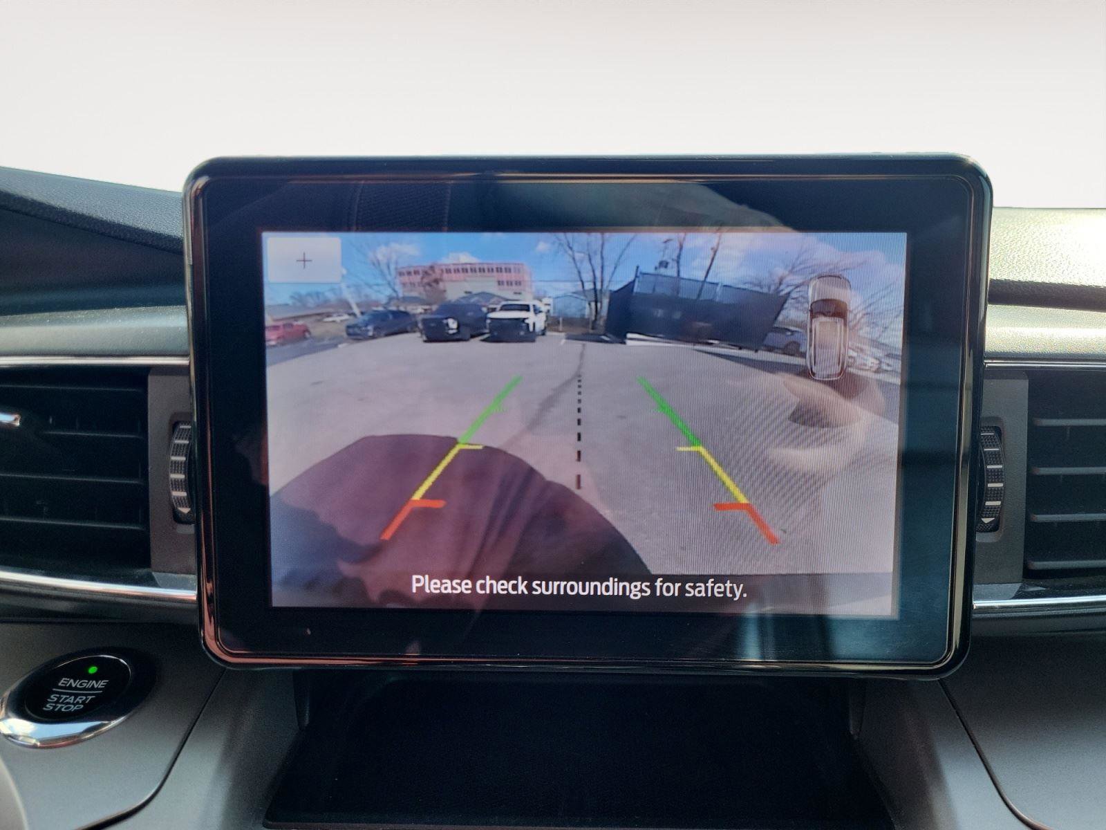 Used 2021 Ford Explorer XLT w/ Equipment Group 202A image 16