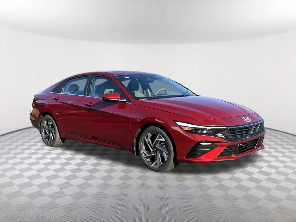Used 2025 Hyundai Elantra SEL FWD image 3