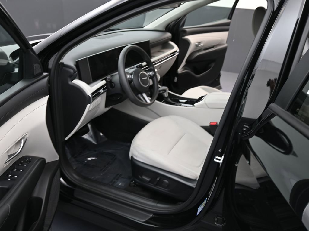 Certified 2025 Hyundai Tucson SEL image 11