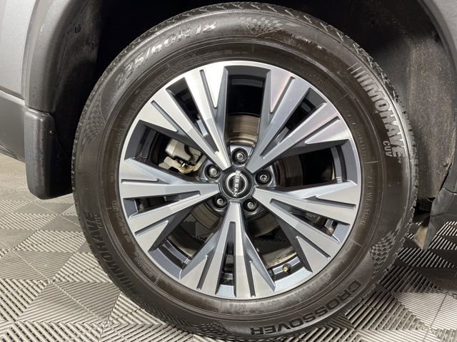 Used 2023 Nissan Rogue SV image 15