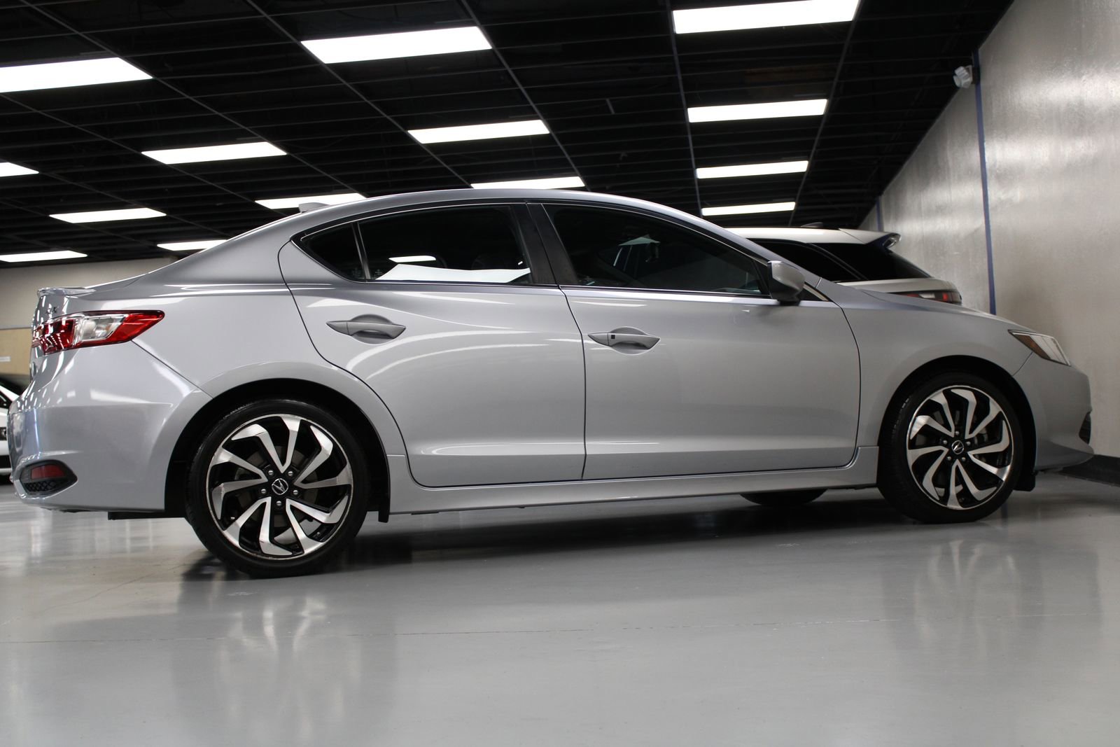 Used 2017 Acura ILX w/ Technology Plus & A-SPEC image 11