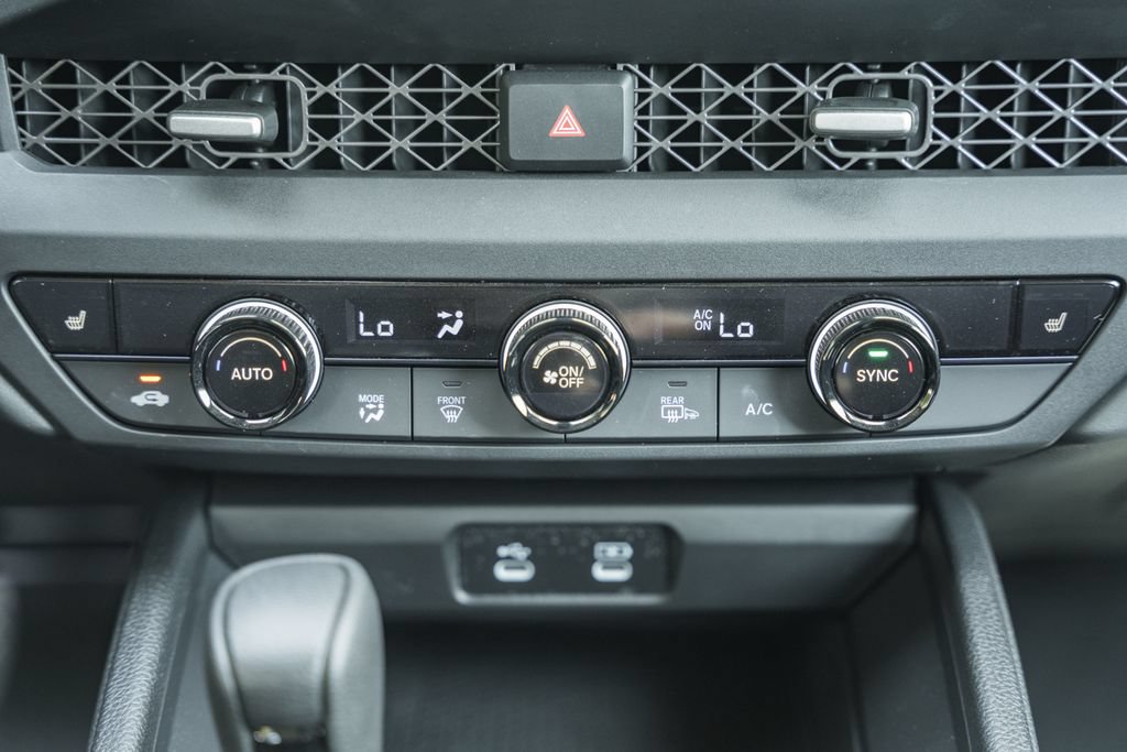 Certified 2025 Honda Accord SE image 18