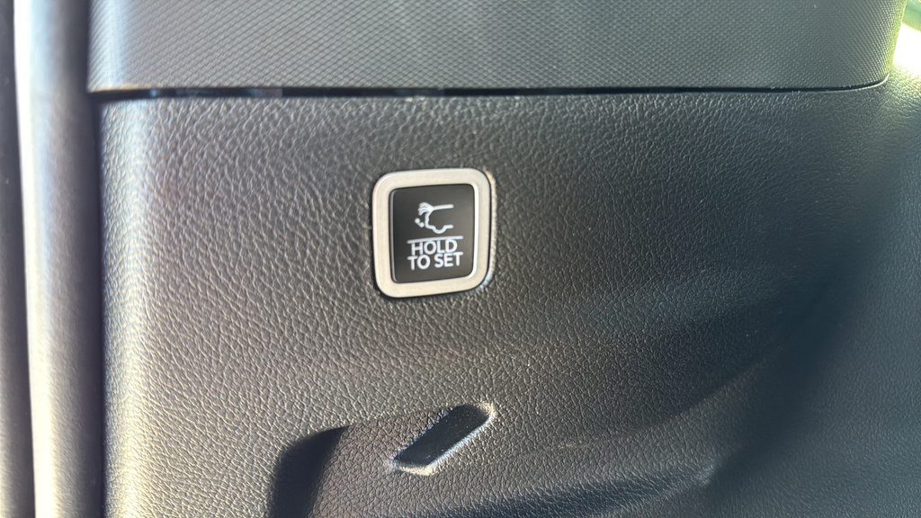 Used 2023 Jeep Grand Wagoneer L 4WD image 31