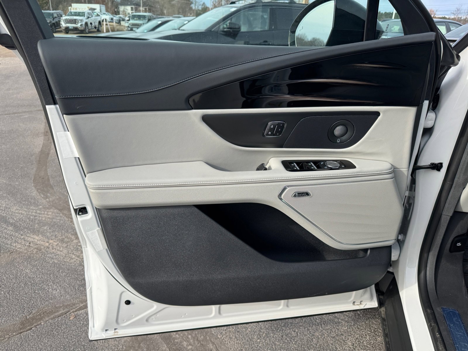 New 2026 Lincoln Nautilus Reserve w/ Jet Appearance Package image 24