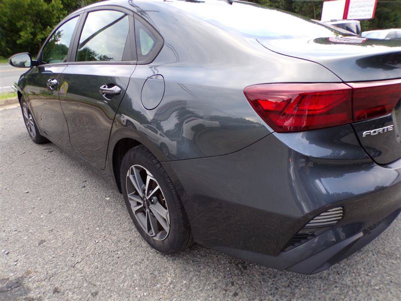 Used 2023 Kia Forte LXS w/ LXS Technology Package FWD image 9
