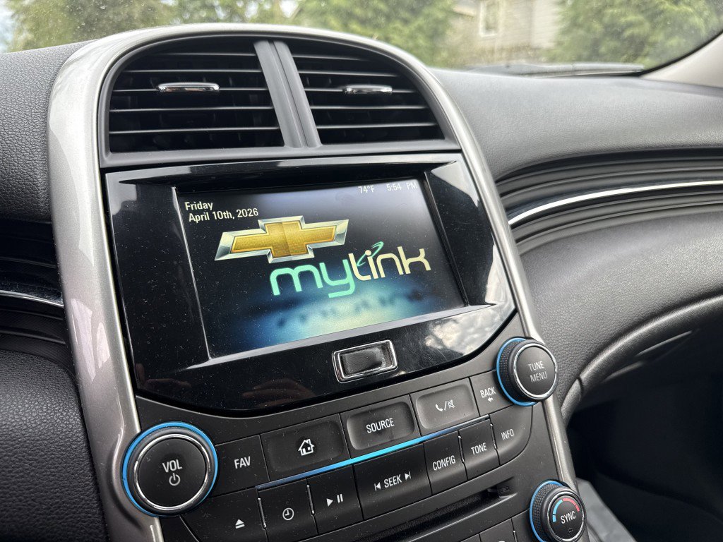 Used 2016 Chevrolet Malibu LTZ FWD image 25