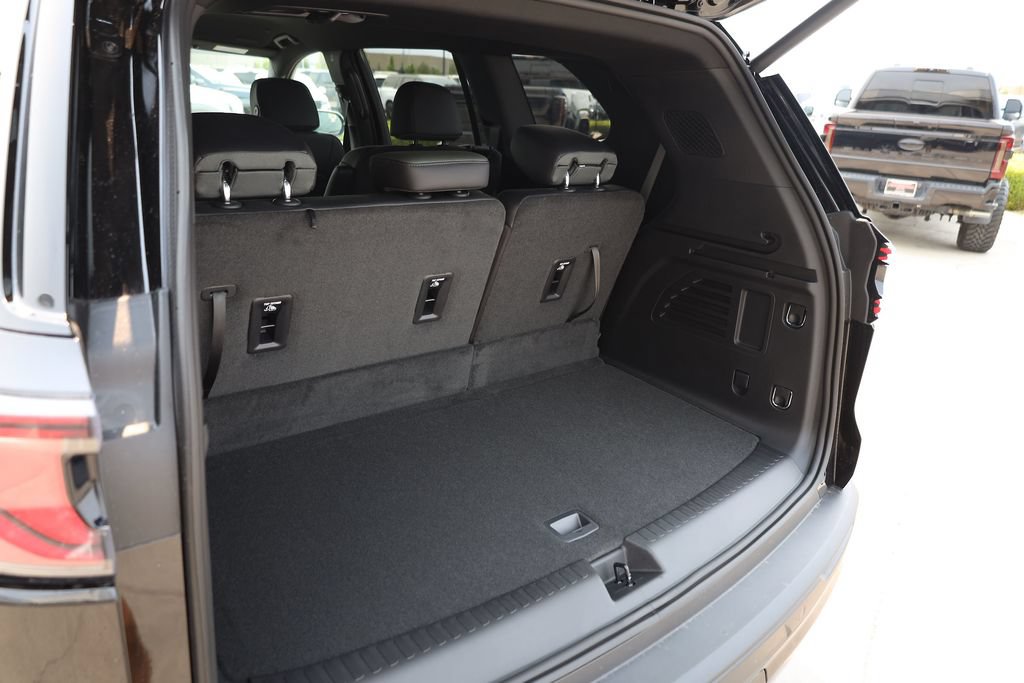 New 2026 GMC Acadia AT4 w/ Luxury Package AWD/4WD image 23