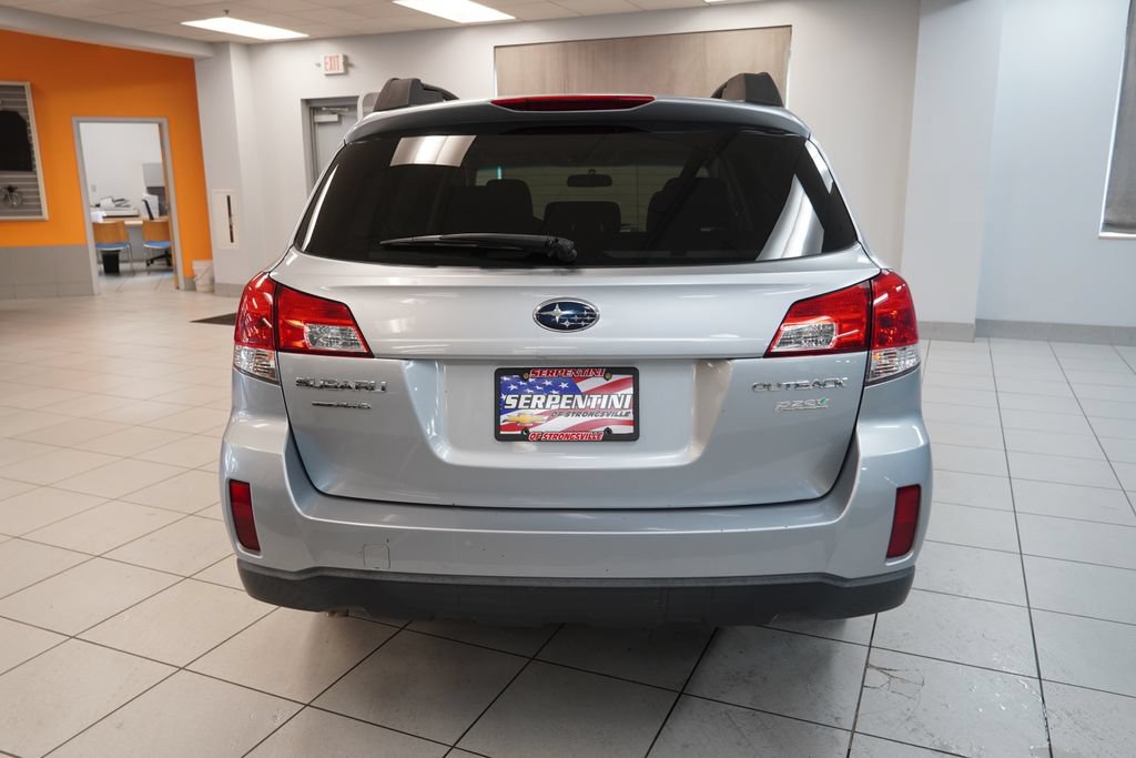 Used 2012 Subaru Outback 2.5i Premium w/ All-Weather Pkg AWD/4WD image 8