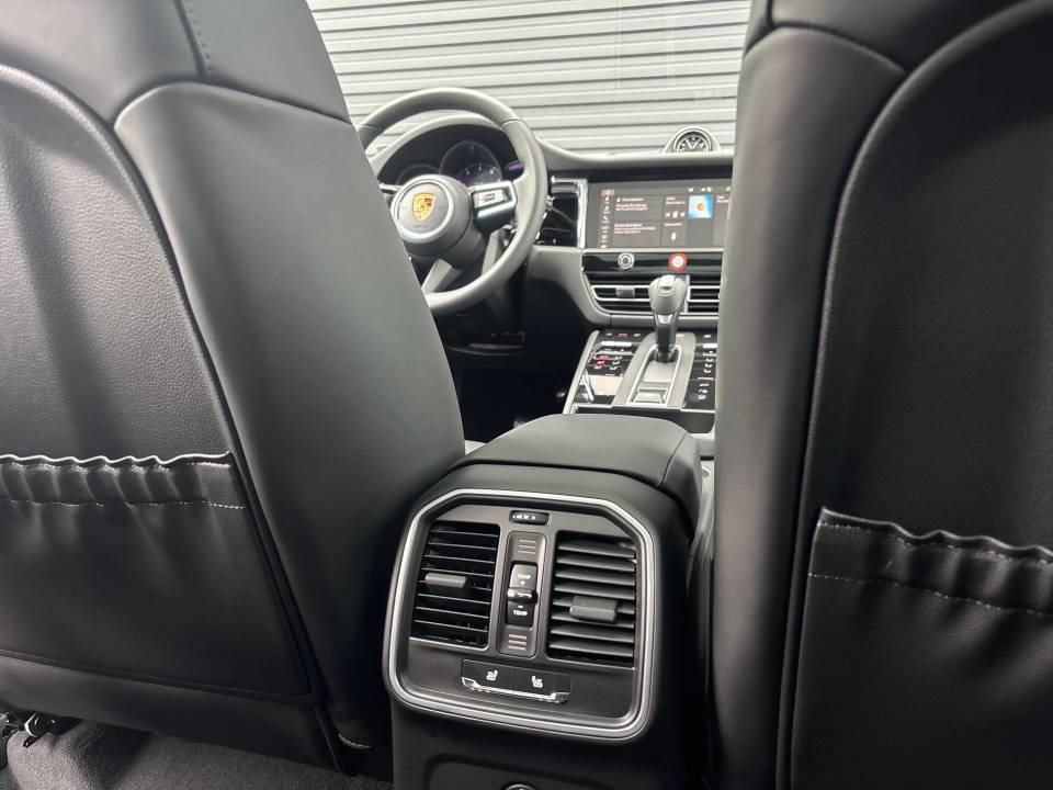 New 2026 Porsche Macan AWD/4WD image 16