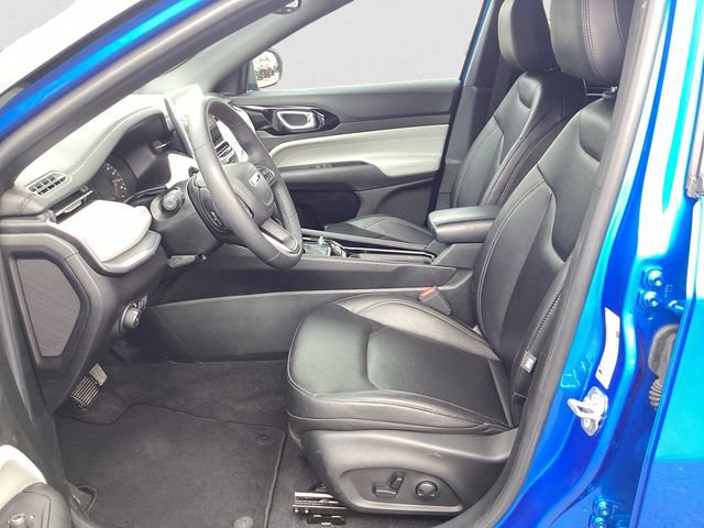 Certified 2025 Jeep Compass Limited image 9