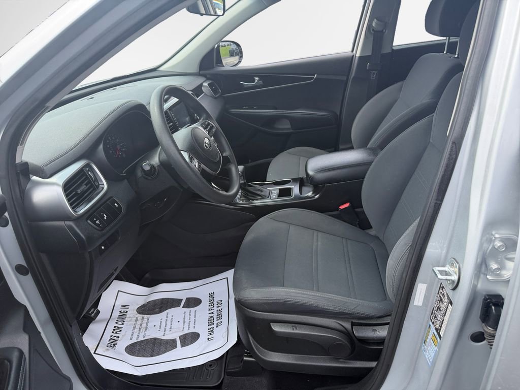 Used 2019 Kia Sorento LX image 12