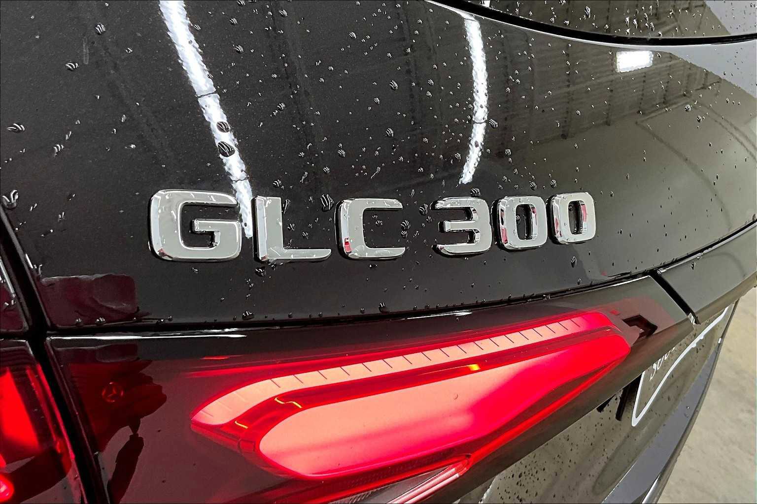 Used 2025 Mercedes-Benz GLC 300 image 15