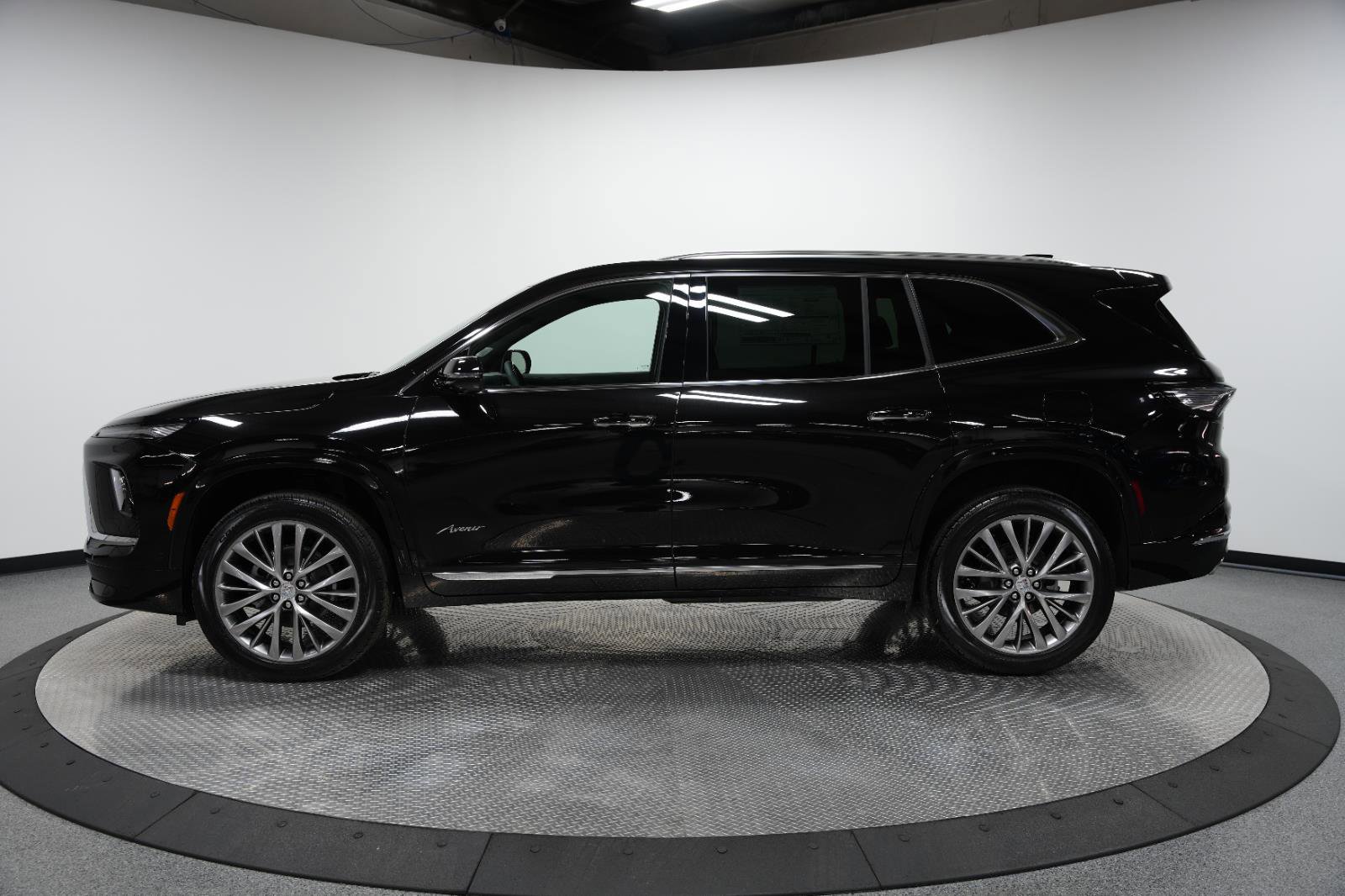New 2026 Buick Enclave Avenir w/ Super Cruise Package FWD image 4