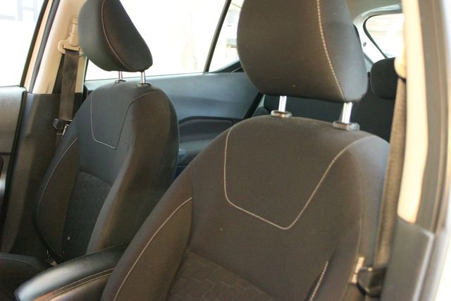 Used 2021 Nissan Kicks SV FWD image 16