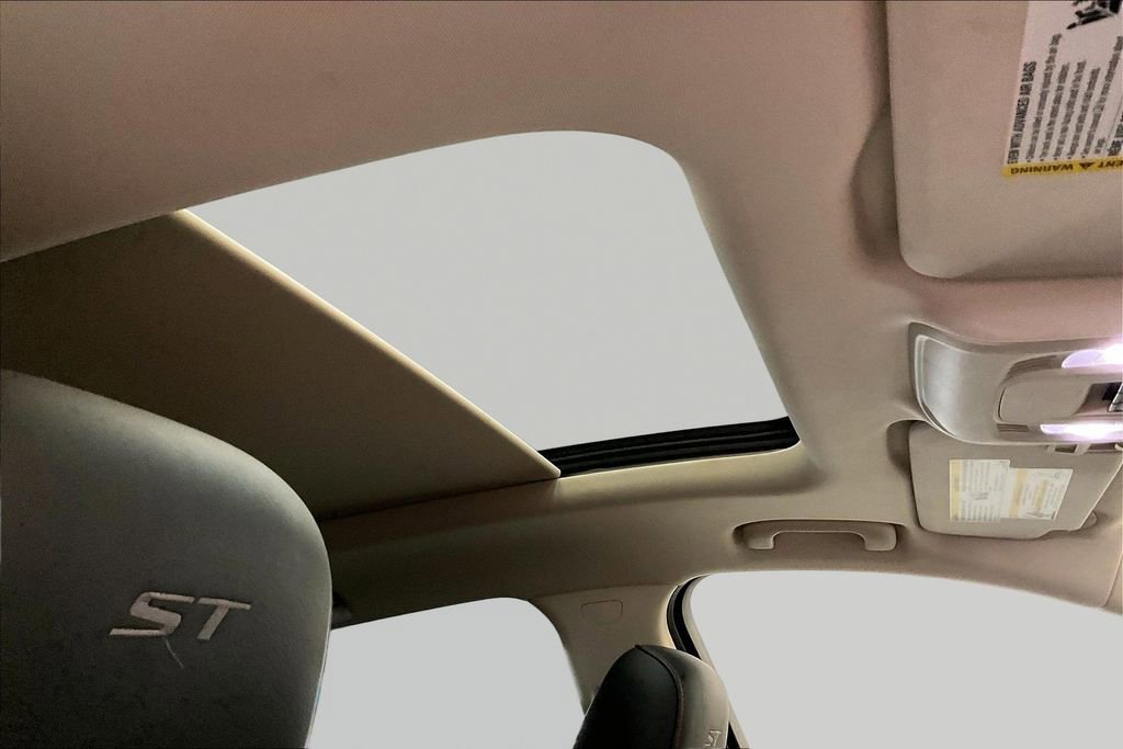 Used 2023 Buick Envision Essence w/ Sport Touring Package FWD image 27