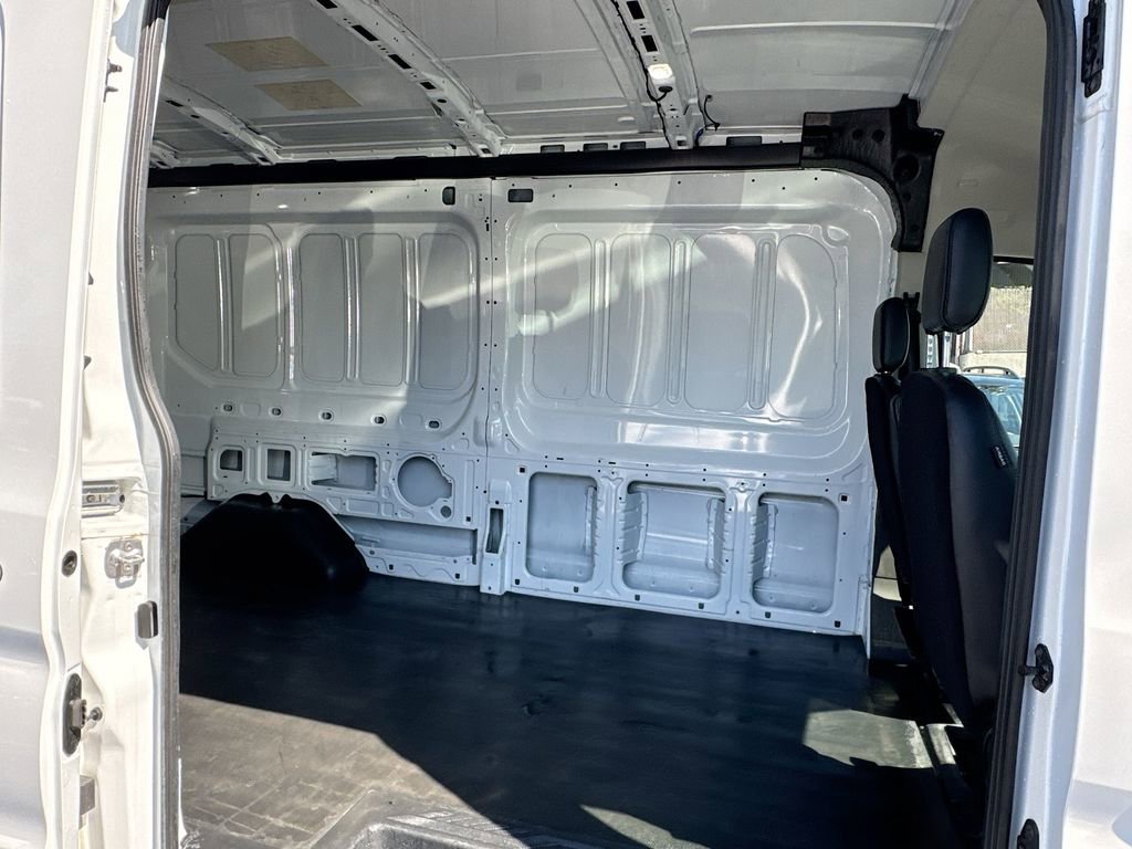 Used 2024 Ford Transit 250 148 Medium Roof Extended AWD image 8