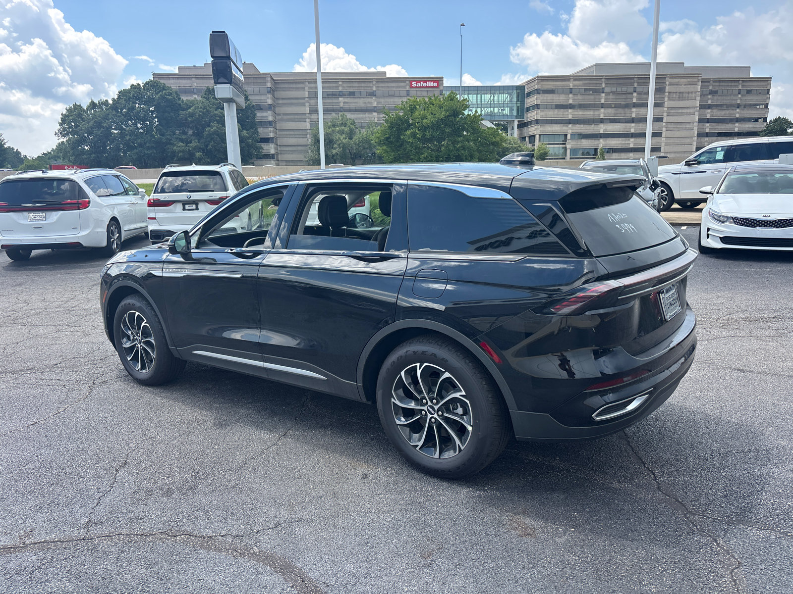 New 2026 Lincoln Nautilus Premier w/ Equipment Group 102A AWD/4WD image 5