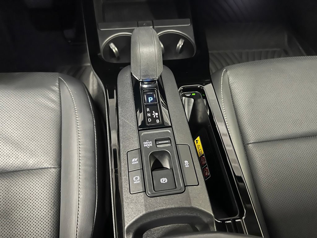 Certified 2023 Toyota Prius XLE FWD image 28