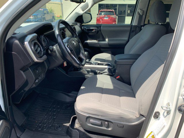 Used 2021 Toyota Tacoma SR5 RWD image 8