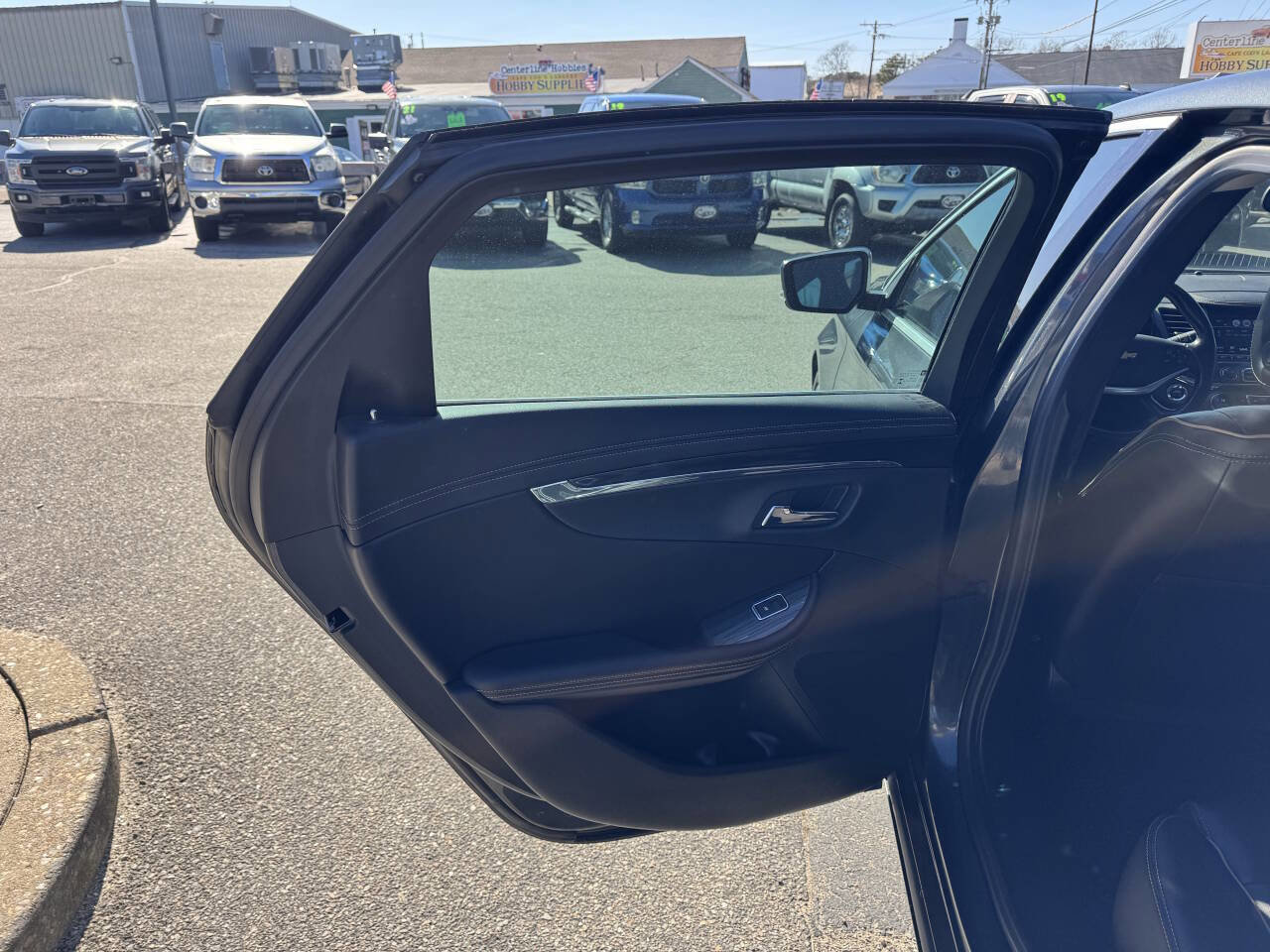 Used 2018 Chevrolet Impala Premier w/ Premier Confidence Package FWD image 25