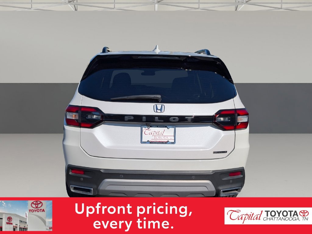 Used 2024 Honda Pilot Touring image 6