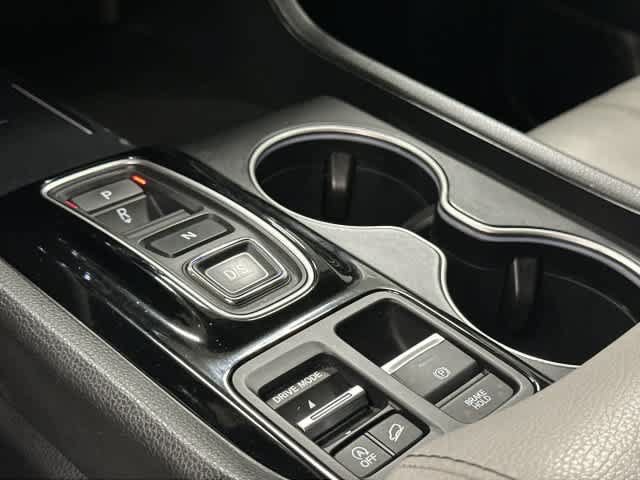 Certified 2025 Honda Pilot Touring image 25