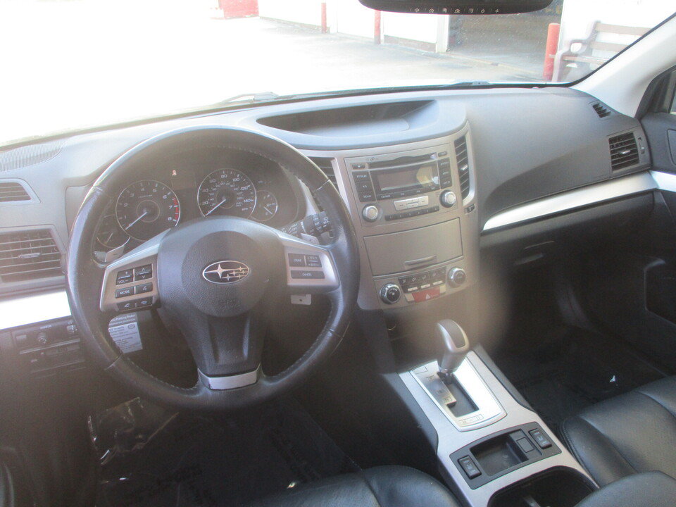 Used 2012 Subaru Outback 2.5i Premium w/ All-Weather Pkg AWD/4WD image 7