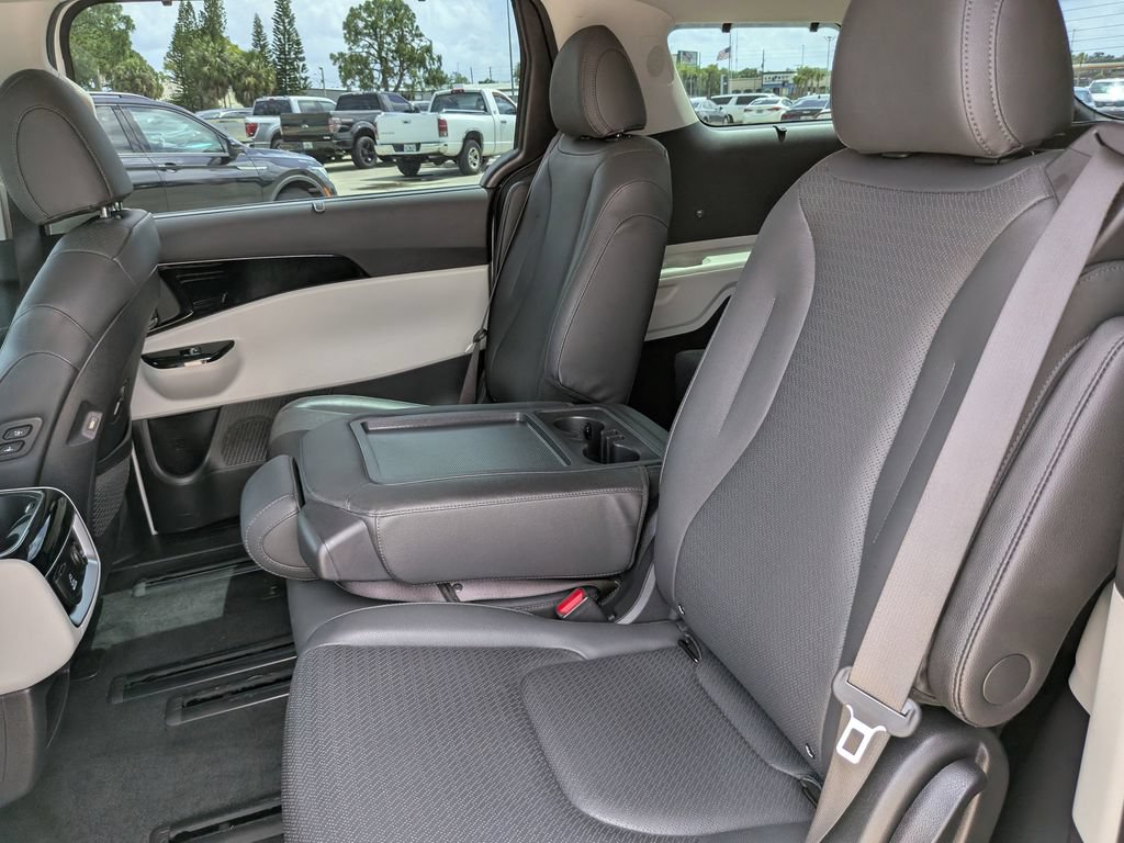 Certified 2024 Kia Carnival SX Prestige FWD image 19