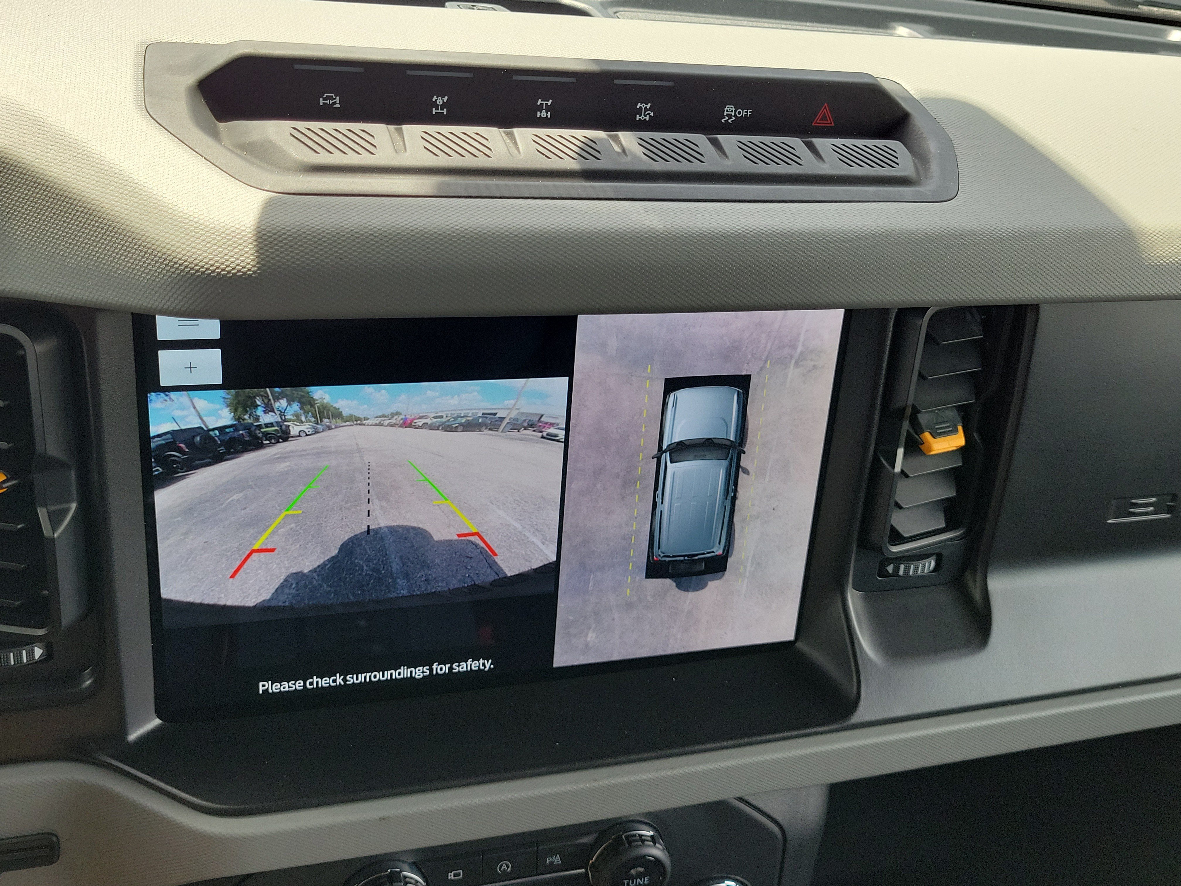 Certified 2023 Ford Bronco Badlands w/ Sasquatch Package AWD/4WD image 26