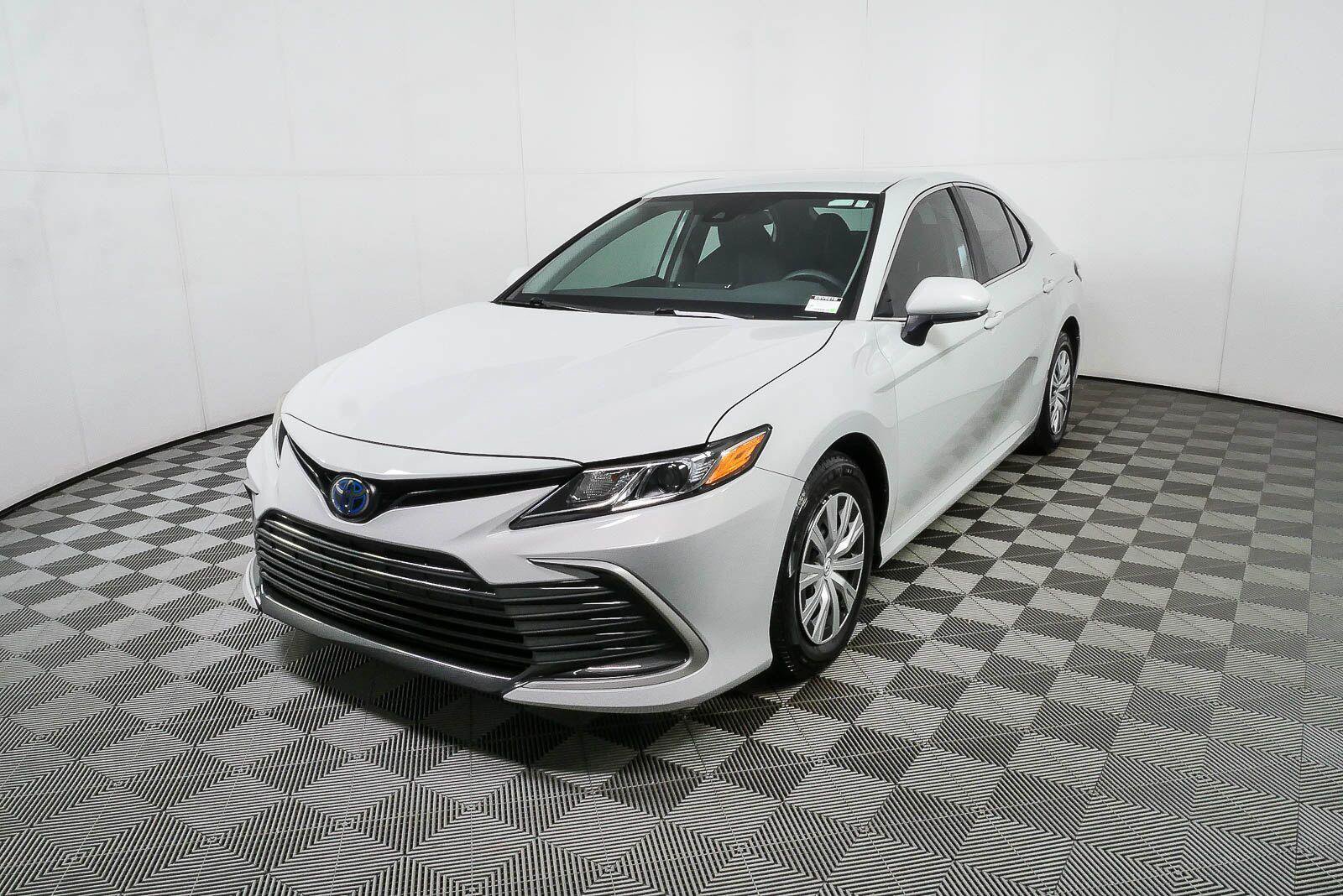 Used 2024 Toyota Camry LE FWD image 24