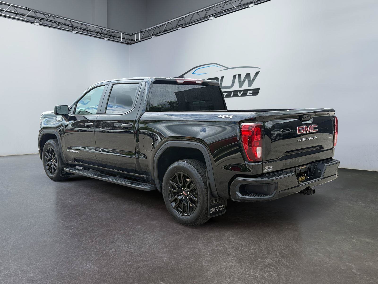 Used 2024 GMC Sierra 1500 Pro w/ Graphite Edition AWD/4WD image 5