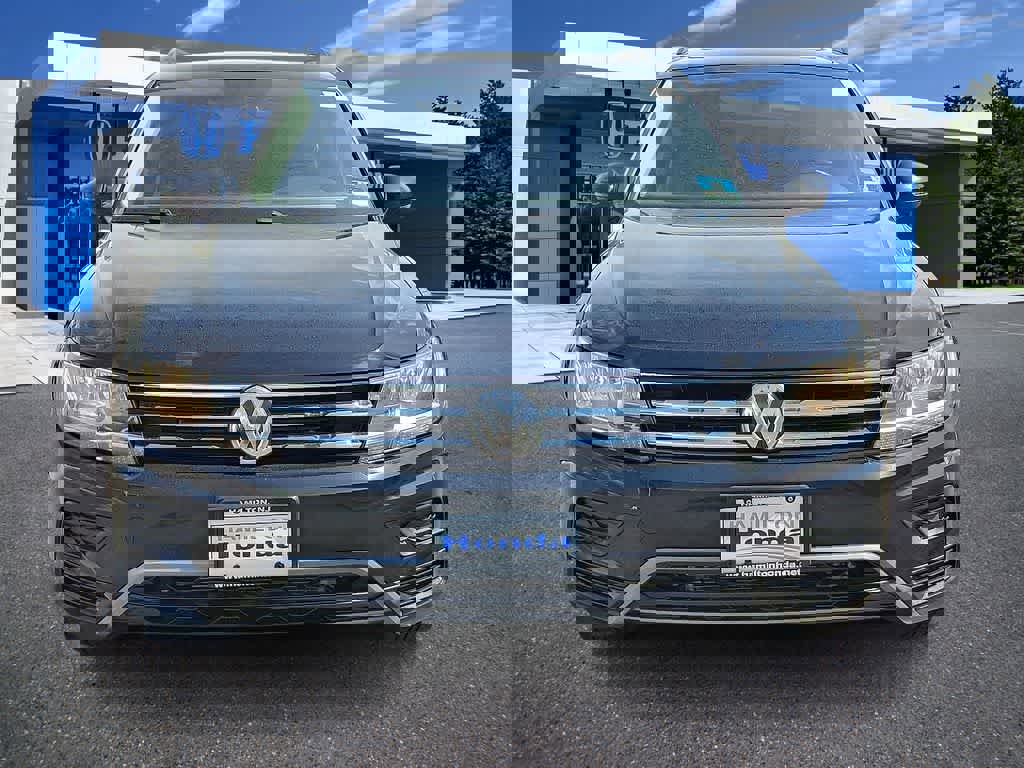 Used 2018 Volkswagen Tiguan SE w/ Panoramic Sunroof Package image 28