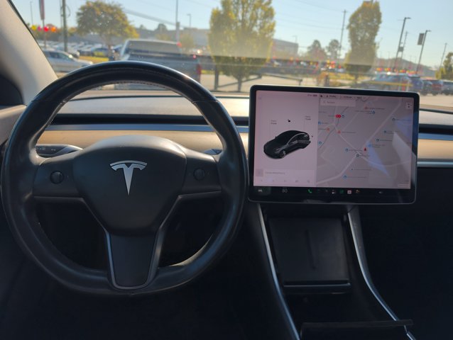 Used 2018 Tesla Model 3 Long Range RWD image 19