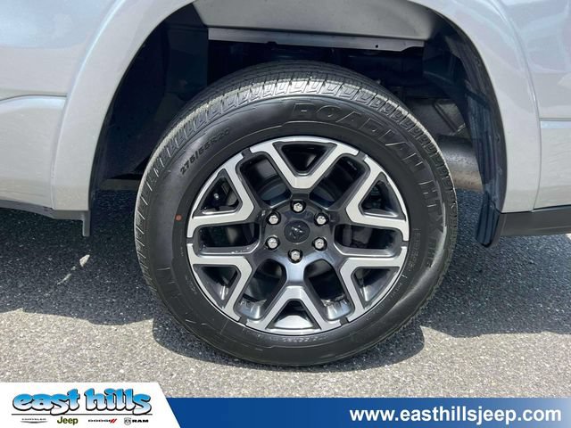 Used 2026 RAM 1500 Laramie AWD/4WD image 9