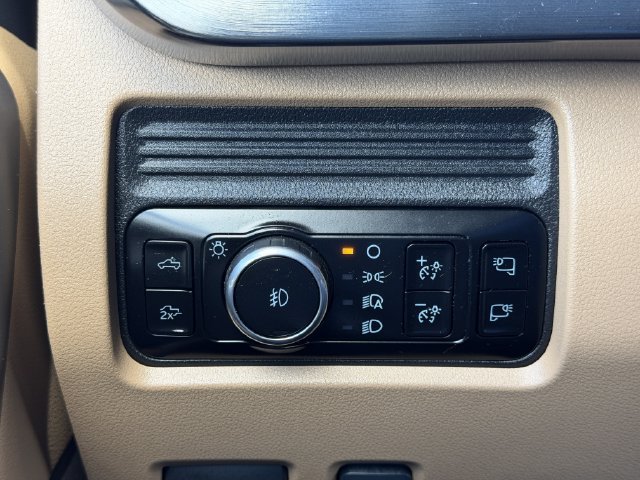 Used 2025 Ford F250 Lariat AWD/4WD image 22