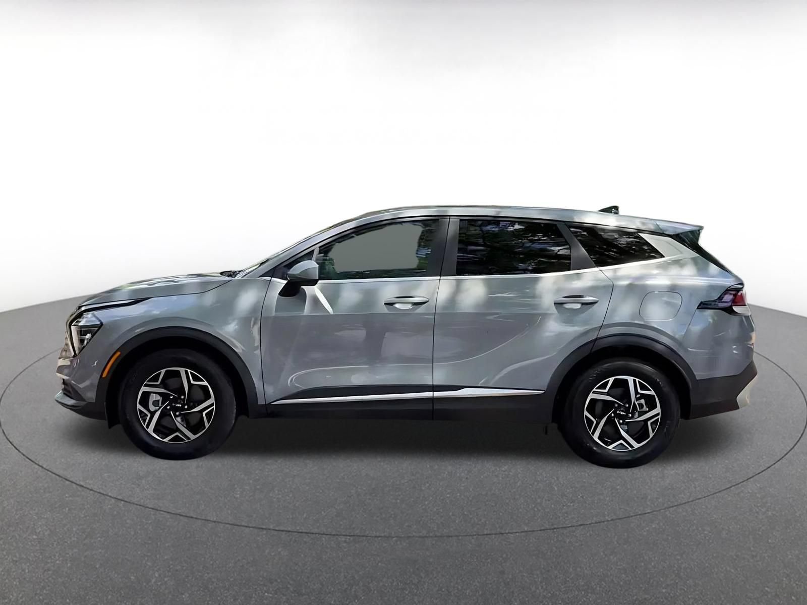 Used 2025 Kia Sportage LX FWD image 9