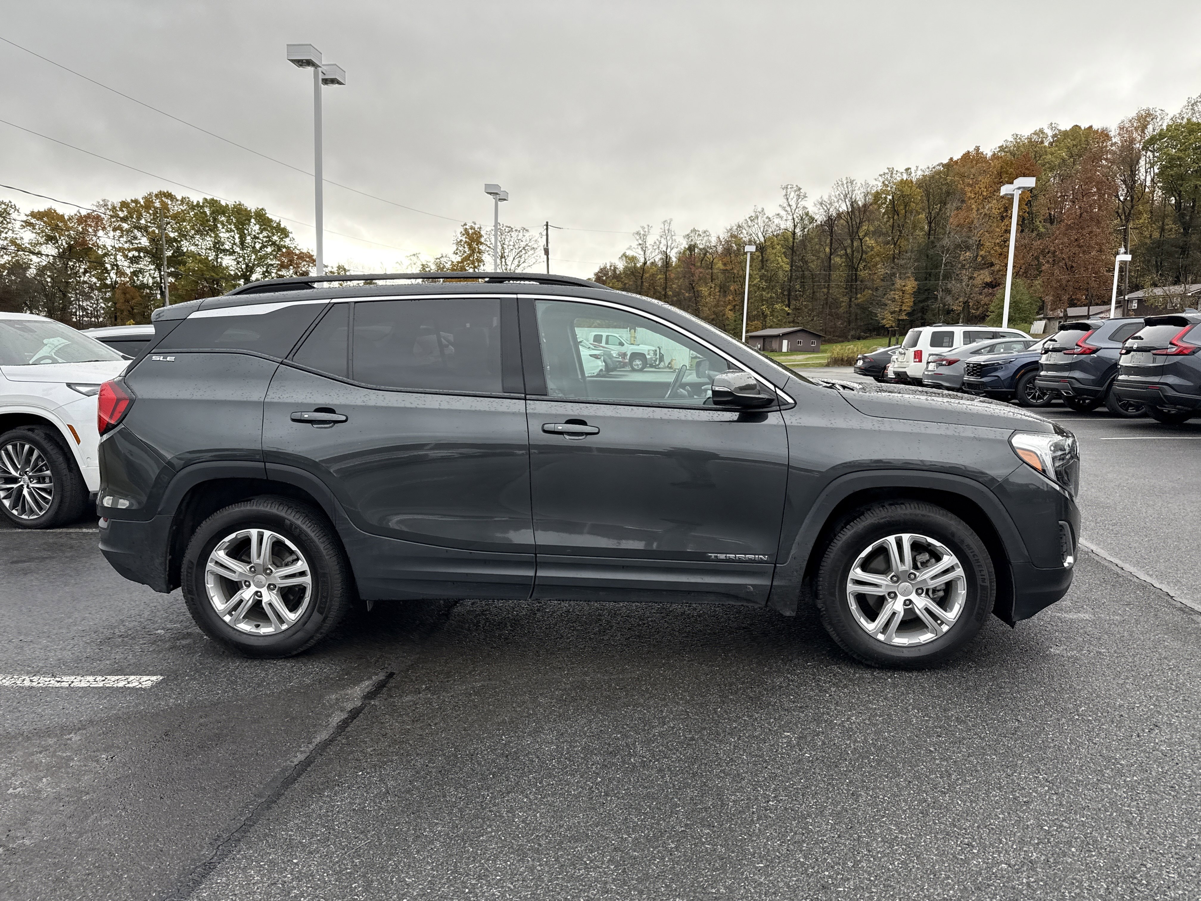 Used 2018 GMC Terrain SLE w/ Driver Convenience Package image 2