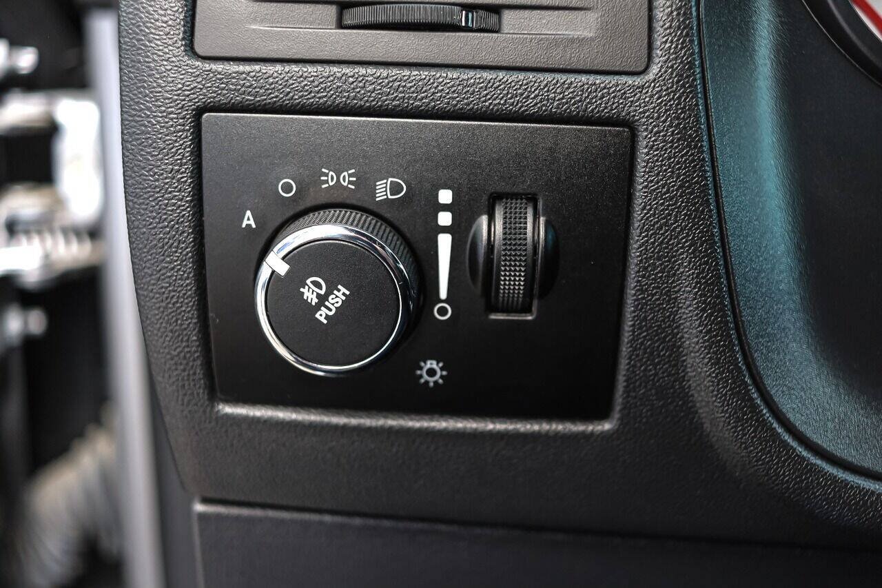 Used 2013 Dodge Challenger R/T Plus RWD image 19