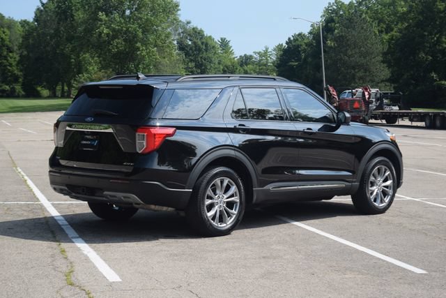 Used 2023 Ford Explorer XLT w/ Equipment Group 202A AWD/4WD image 27