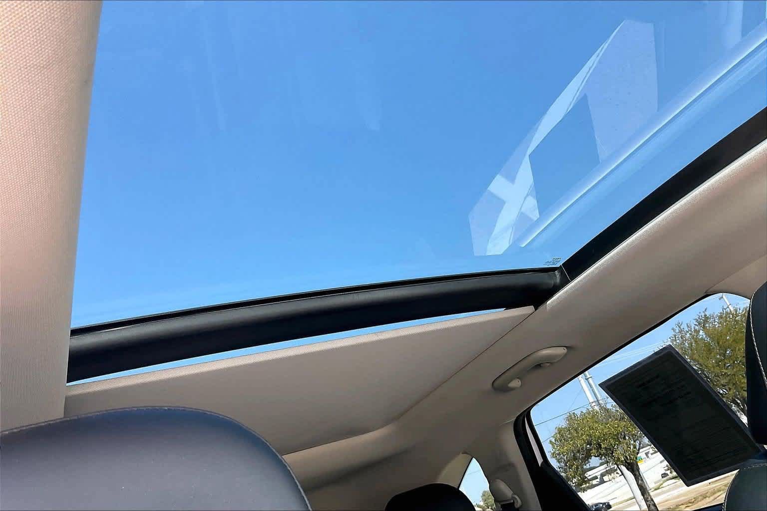 Certified 2022 Kia Sorento SX FWD image 28