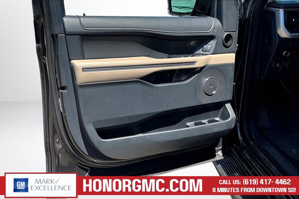 Used 2024 Ford Expedition XLT image 19