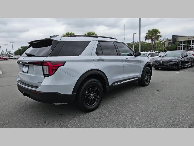 Used 2025 Ford Explorer Active AWD/4WD image 26